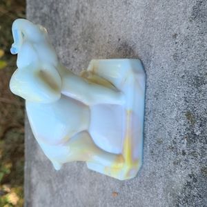 Trunk up good luck vintage Boyd art Glass elephant vintage